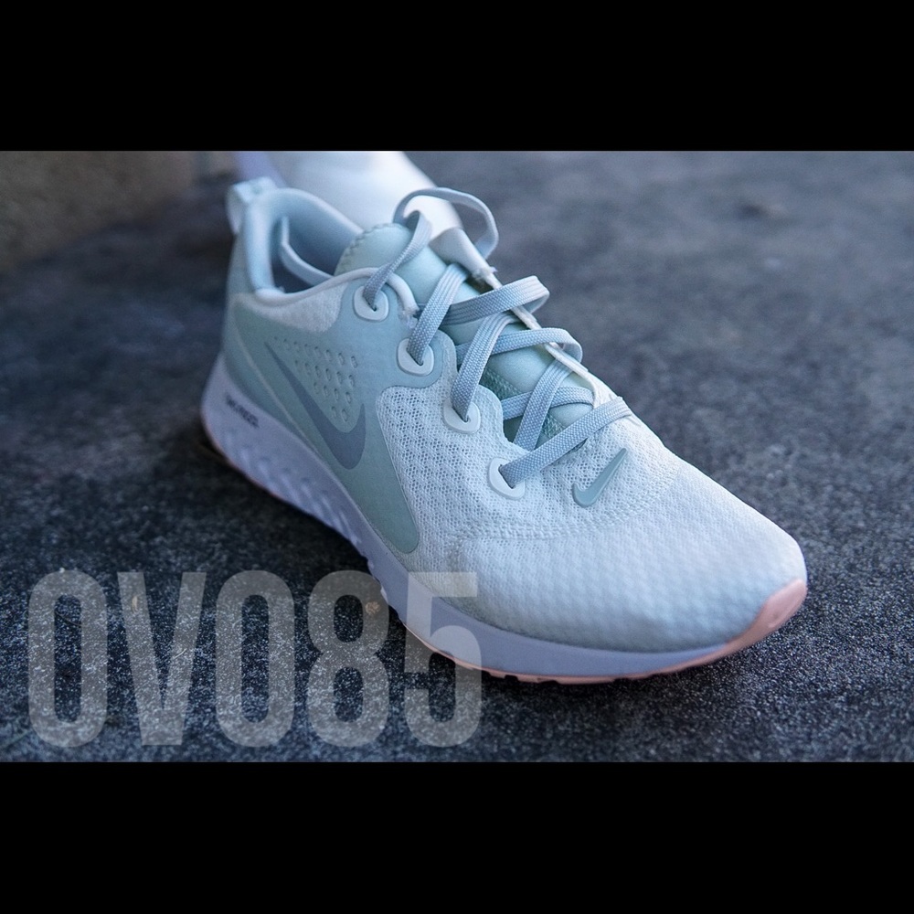 Nike Legend React - Picture 3 of 5